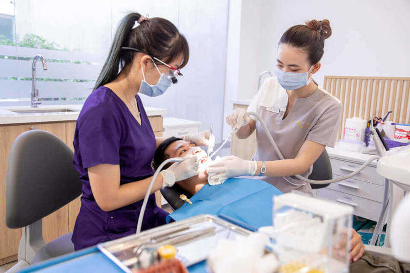 niềng răng không mắc cài invisalign