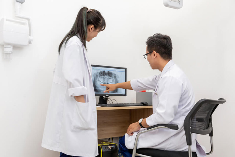 Niềng răng trong suốt