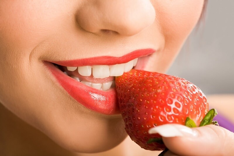 Cách tẩy trắng răng bị ố vàng