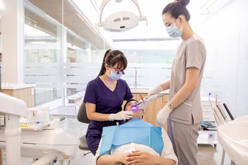 Cách tẩy trắng răng bị ố vàng