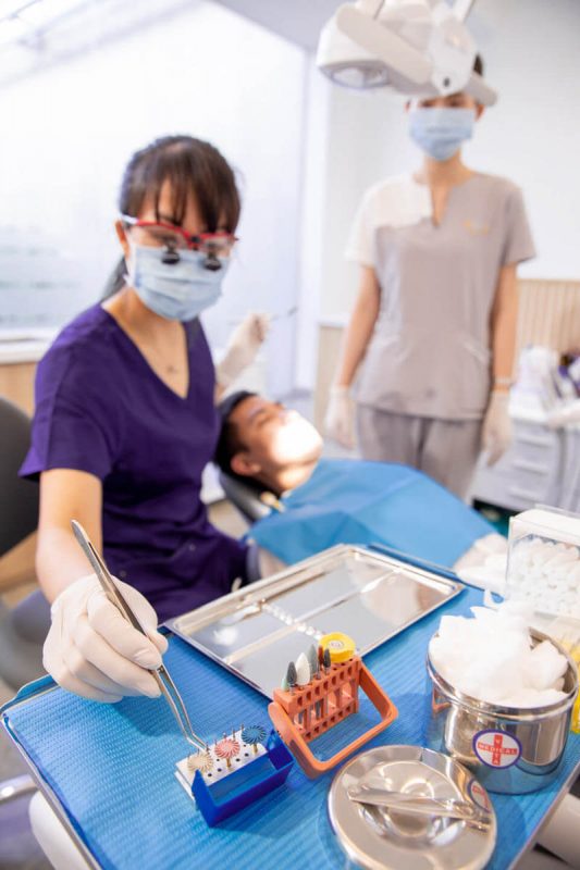 quá trình niềng răng móm