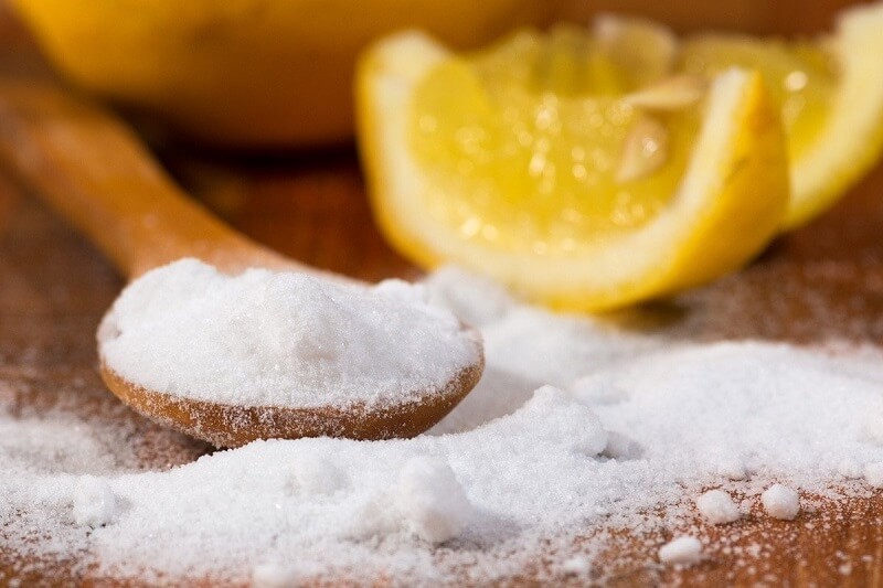 Tẩy trắng răng bằng baking soda